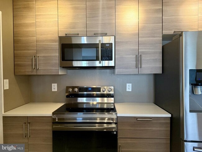 Building Photo - 12163 Penderview Terrace