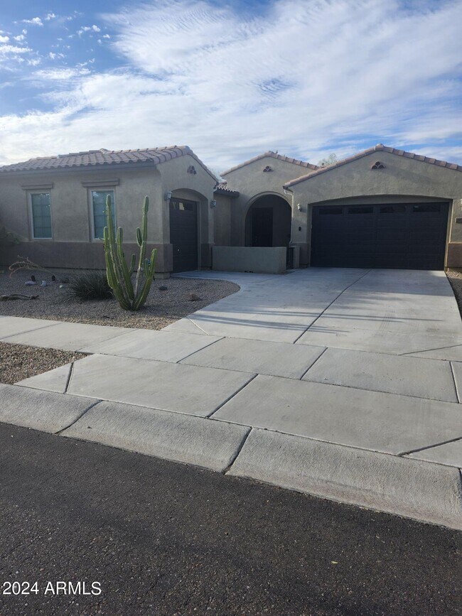 Building Photo - 19750 E Apricot Ct