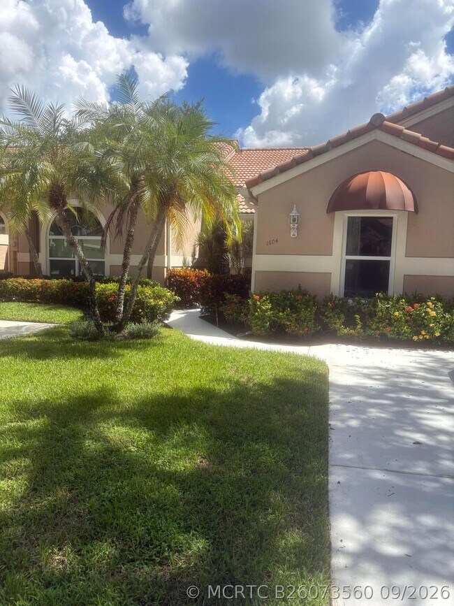 Building Photo - 1604 Rosewood Way