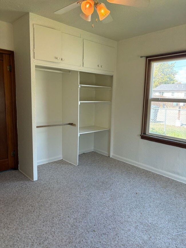 Building Photo - 2BR Pet-Friendly Home w/ Fenced Yard