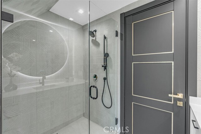 Building Photo - 430 W Kenneth Rd