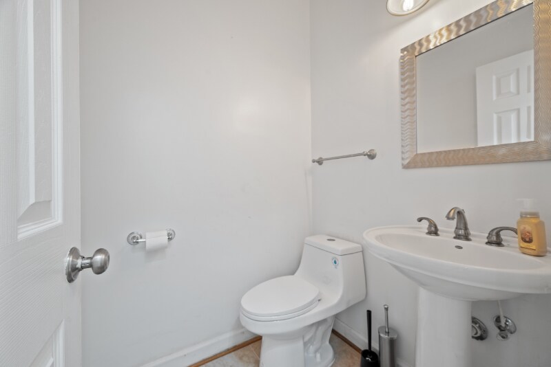 Building Photo - 980 W Ocean View Ave