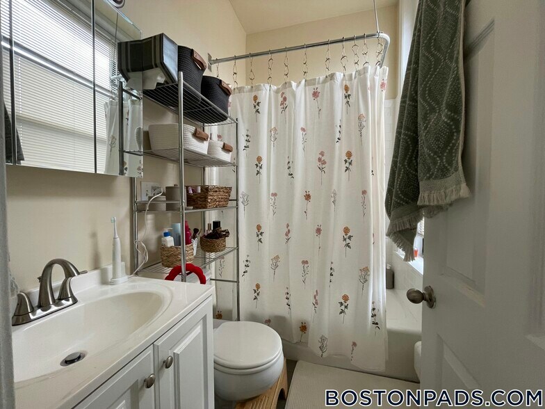 Building Photo - 423 Shawmut Ave