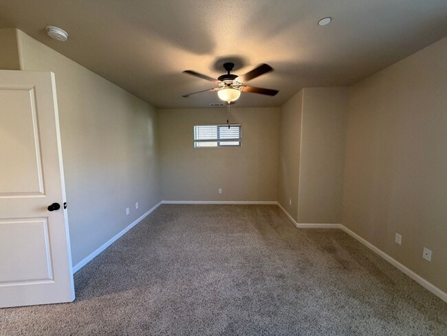 Building Photo - 1194 Velarde Cir