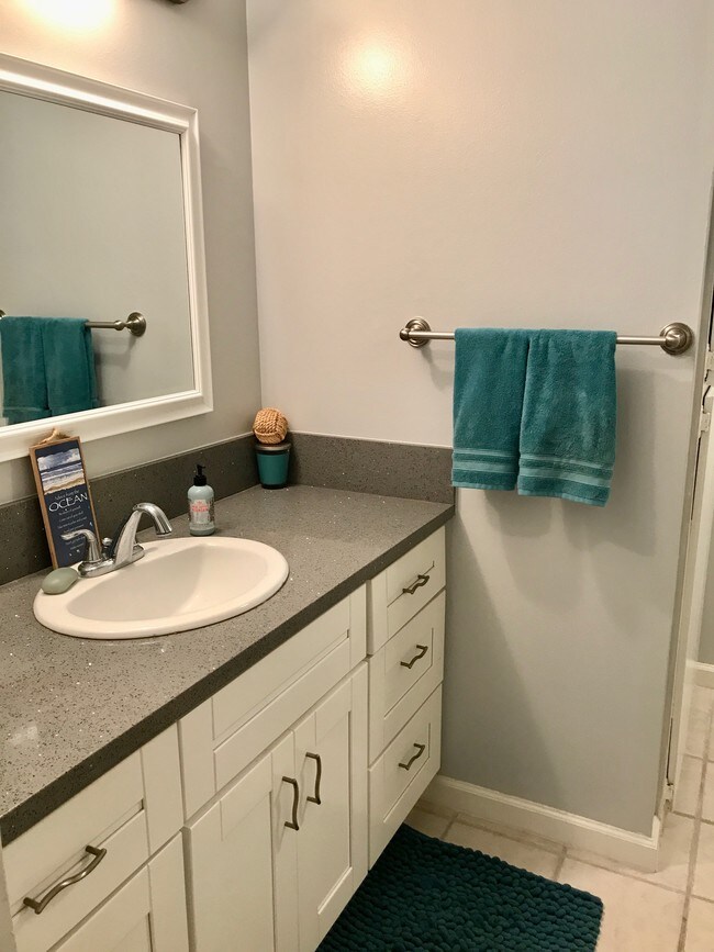 Building Photo - 1720 Ardmore Ave