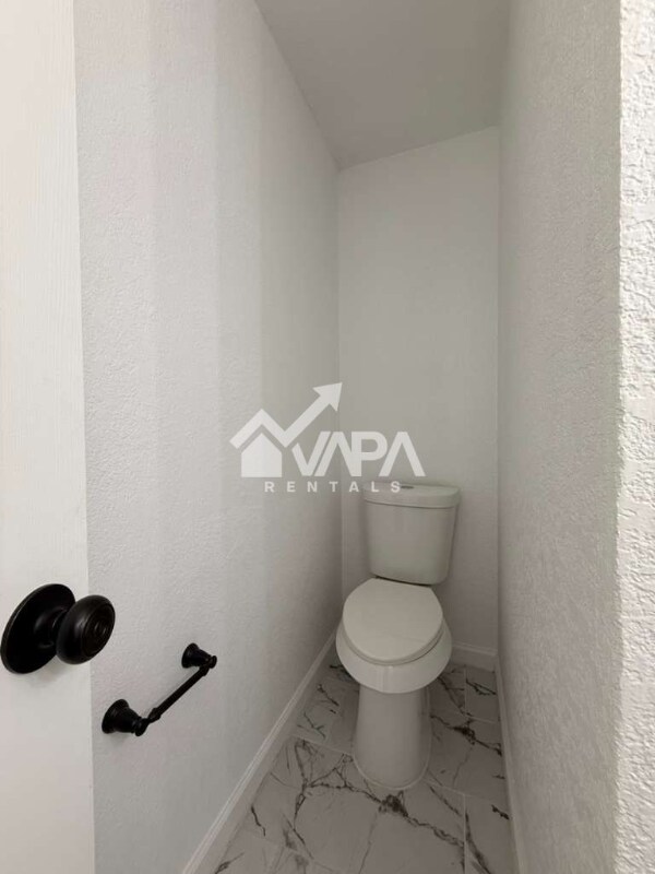 Building Photo - 9923 Birch Field Dr