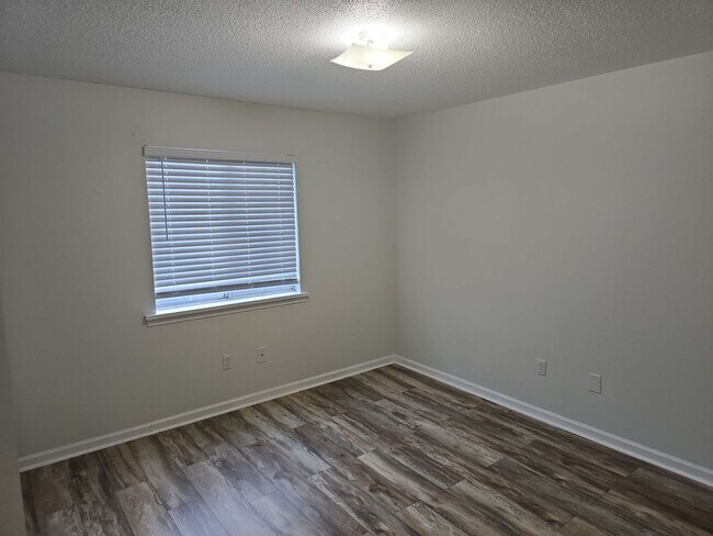 Building Photo - 435 Haltiwanger Rd