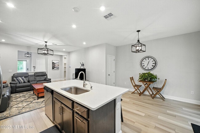 Building Photo - 12073 Calvesta St