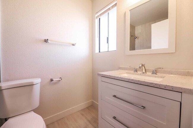 Building Photo - FULLY Remodeled 3-Bedroom Townhouse