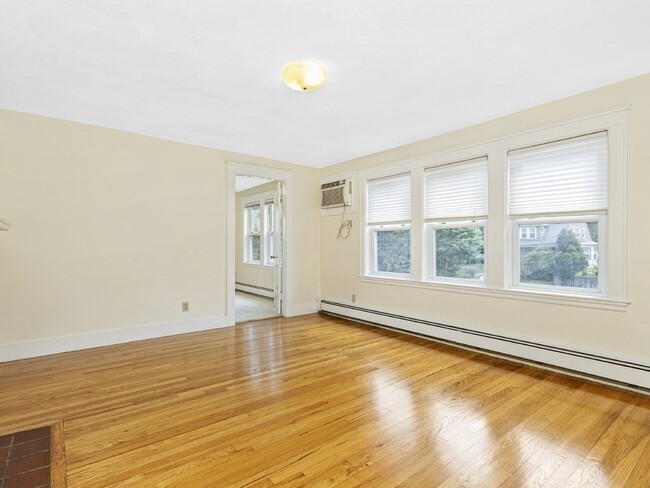 Building Photo - 1145 Boylston St