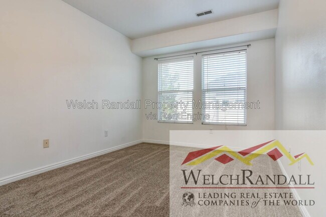 Building Photo - 167 Mountain Peak Dr