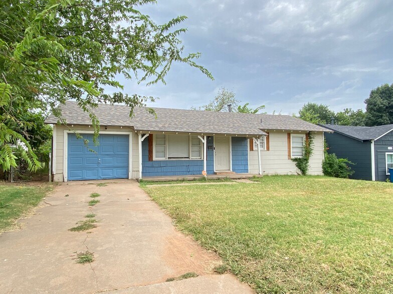 Building Photo - 3712 Woodside Dr
