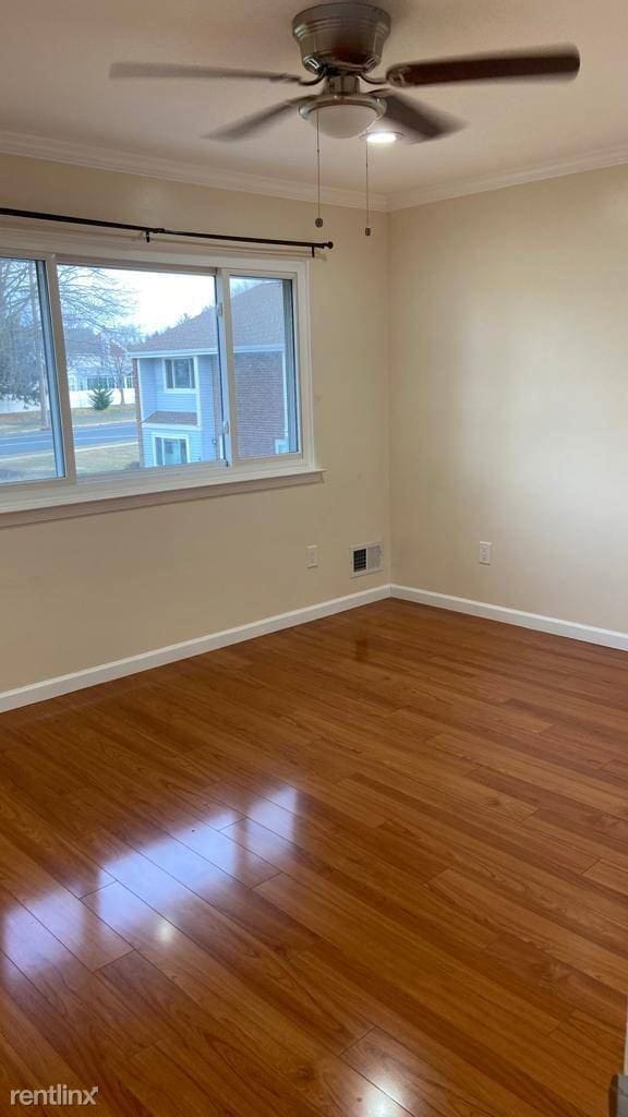 Building Photo - 3 br, 2.5 bath House - B7 Lincoln Ln