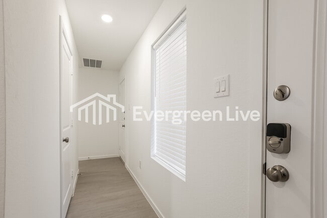 Building Photo - 19747 US-59