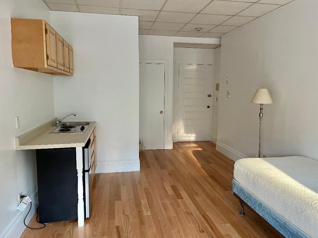 Building Photo - 854 Beacon St