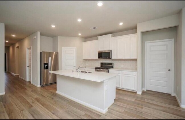 Building Photo - 21607 Blue Sapphire Ct