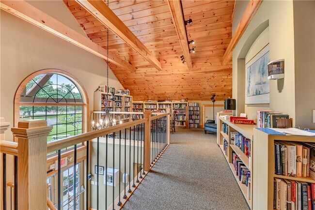 Building Photo - 7 Cliffside Dr