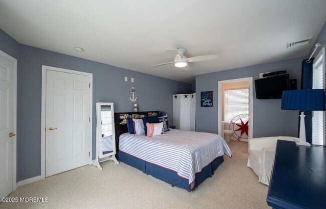 Building Photo - 136 Joseph St