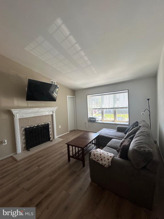 Building Photo - 7804 Harrowgate Cir