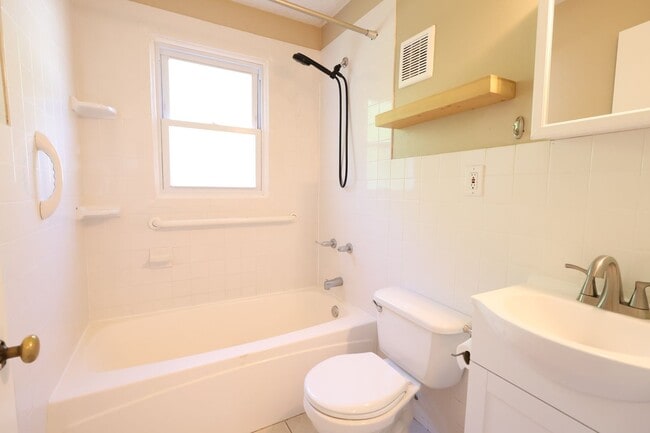 Building Photo - Charming Cape Cod Home in the Heart of Kirkwood!