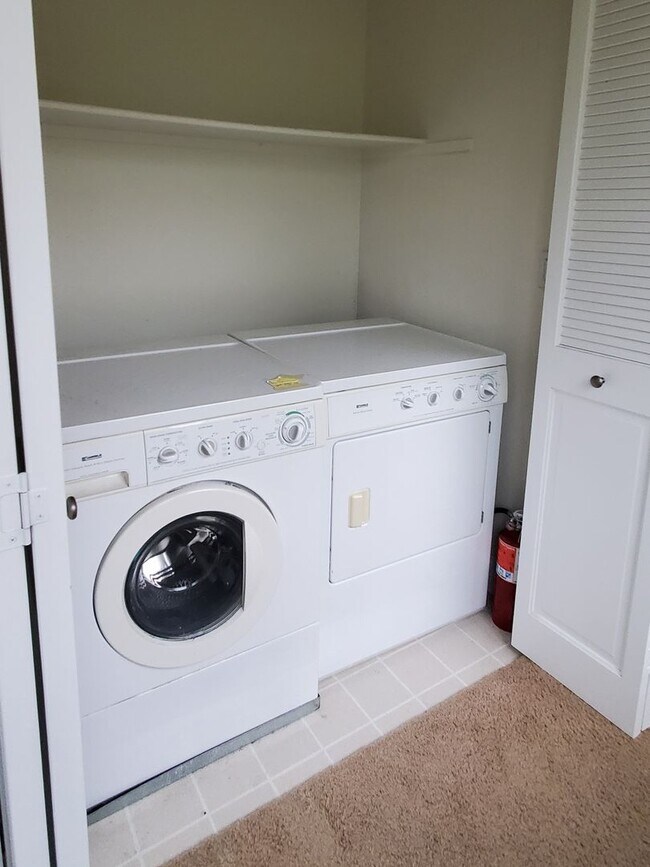 Building Photo - Charming Luxury Home near Downtown & Shopping