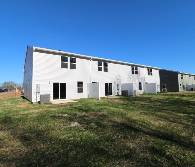 Building Photo - 624 Richard Rd