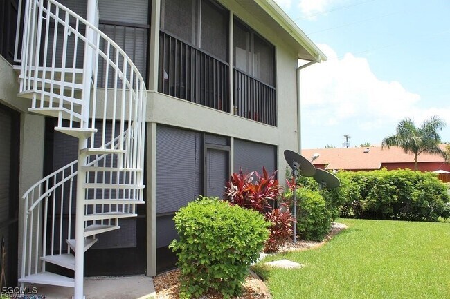 Building Photo - 4708 SW 8th Pl