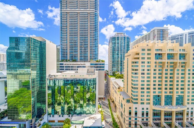 Building Photo - 1060 Brickell Ave