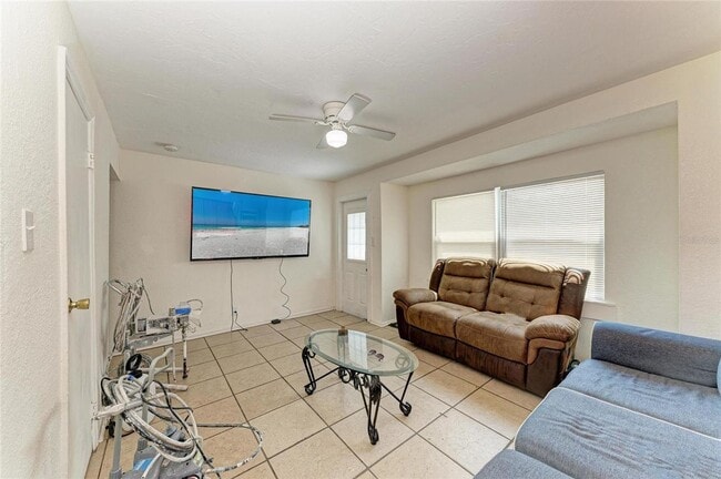 Building Photo - 1701 13th St W