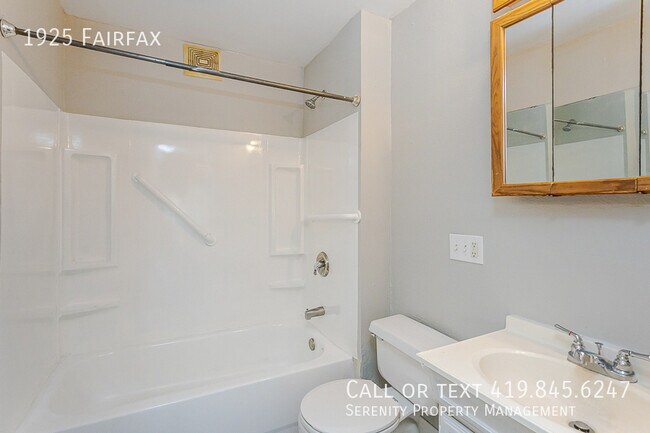 Building Photo - 1925 Fairfax-