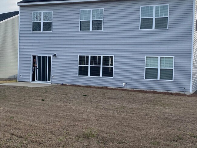 Building Photo - Spacious 5-Bedroom Home with Open Foyer - Move-In Ready! **Close to Fort Gordon, Hospitals, and I...