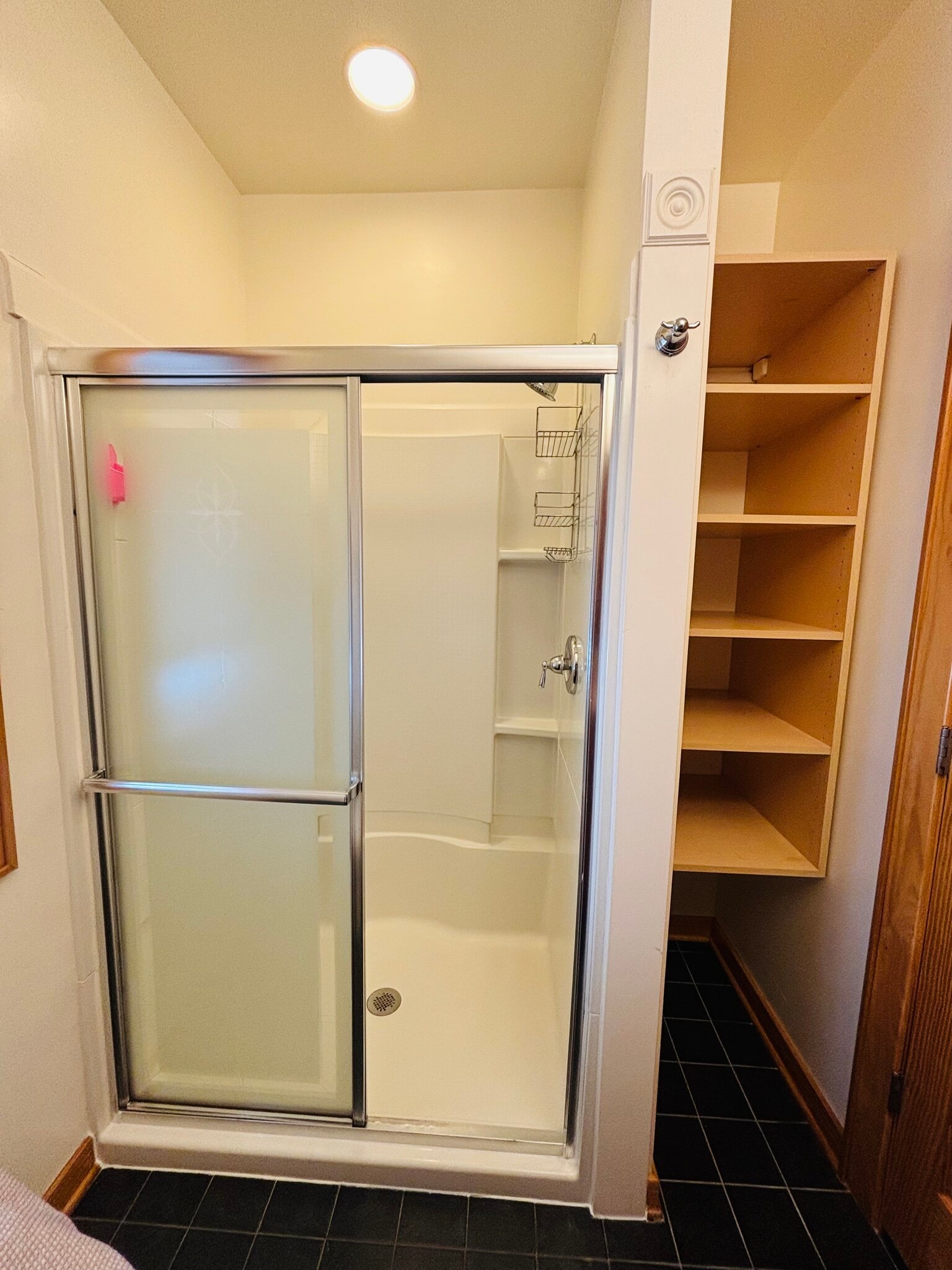 Shower/Linen Closet - 2318 W Diversey Ave