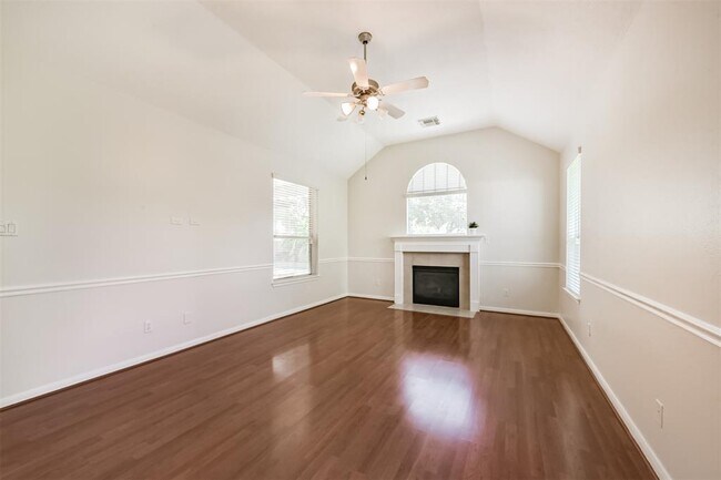 Building Photo - 11502 Bay Ledge Dr