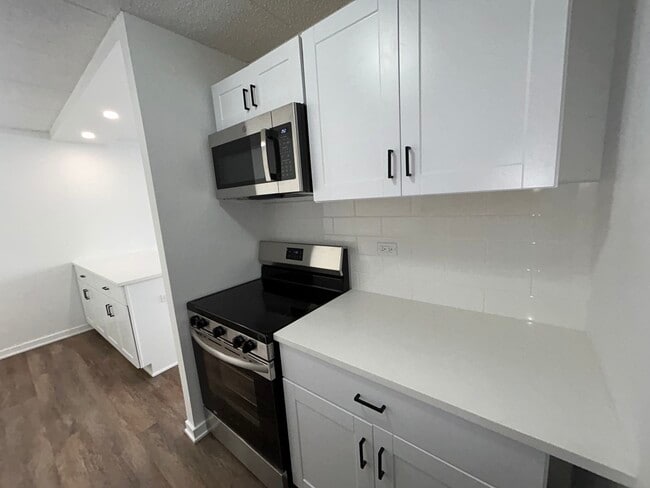 Building Photo - 9128 W Terrace Dr