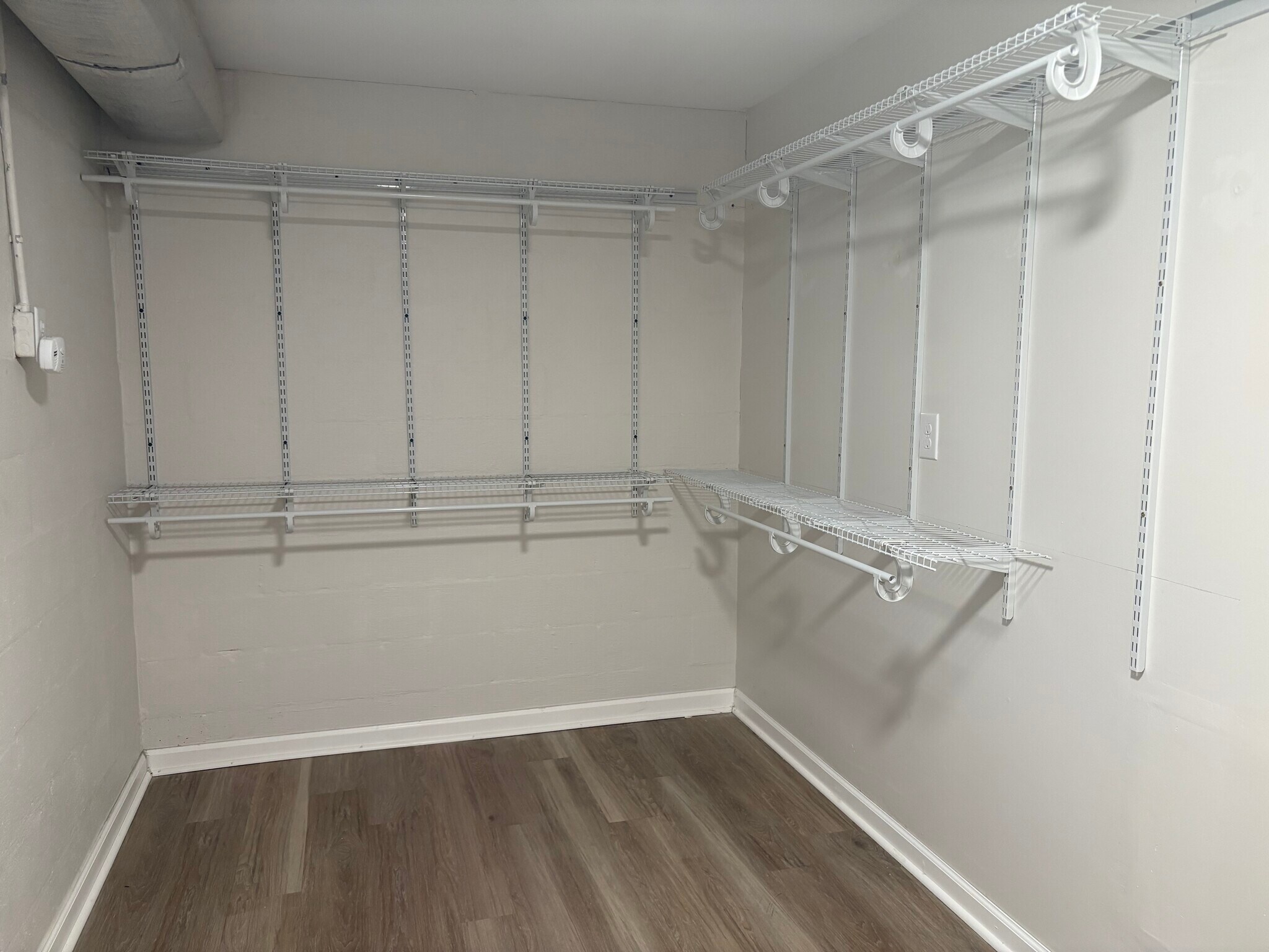 Laundry Room/ Closet - 5760 Saundersville Rd