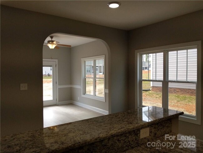 Building Photo - 835 Wisteria Wy
