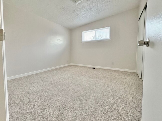 Building Photo - Renovated 3 Bed Home with Huge Yard & 2-Car Garage