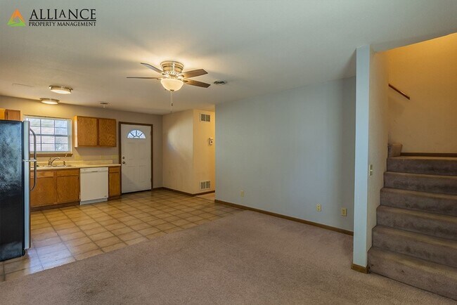 Building Photo - Bluemont Ave. 815-817