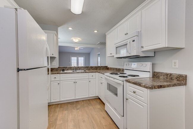 Building Photo - 1609 Bradley Way