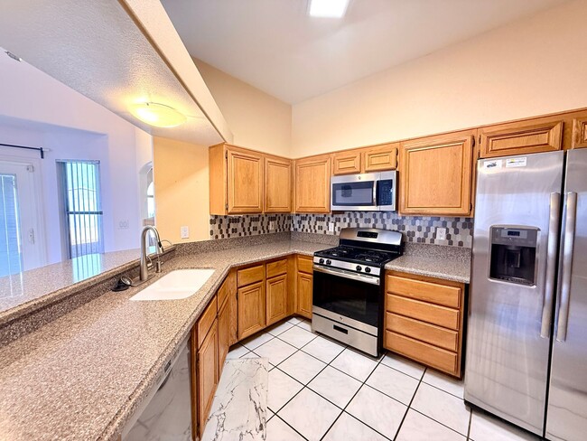 Building Photo - Spacious 4-Bedroom, 2-Bathroom Single-Stor...