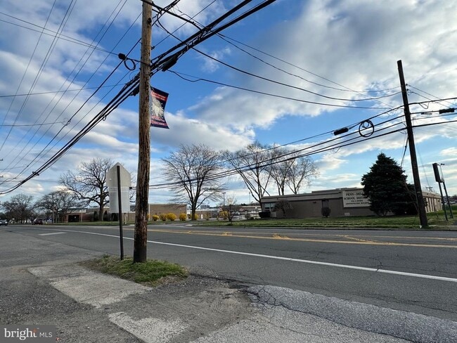 Building Photo - 2950 Concord Rd