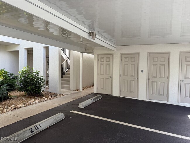 Building Photo - 131 SW 47th Terrace