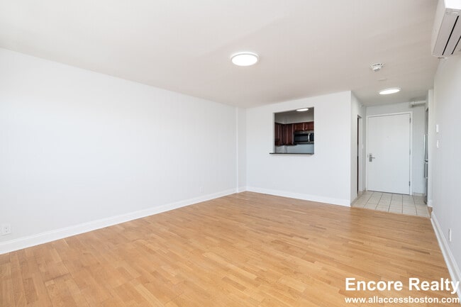 Building Photo - 1410 Columbia Rd