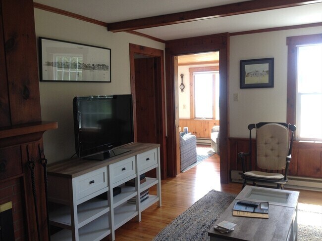 Building Photo - 79 Mattapoisett Neck Rd