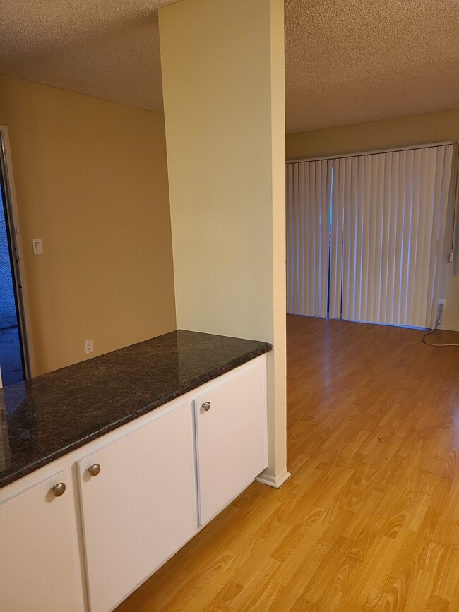 Building Photo - 11110 Moorpark St