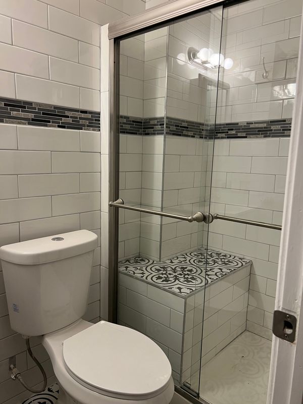 Building Photo - 41 Christie St