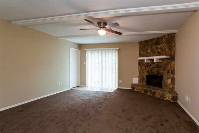 Building Photo - 3327 Sycamore Springs Dr