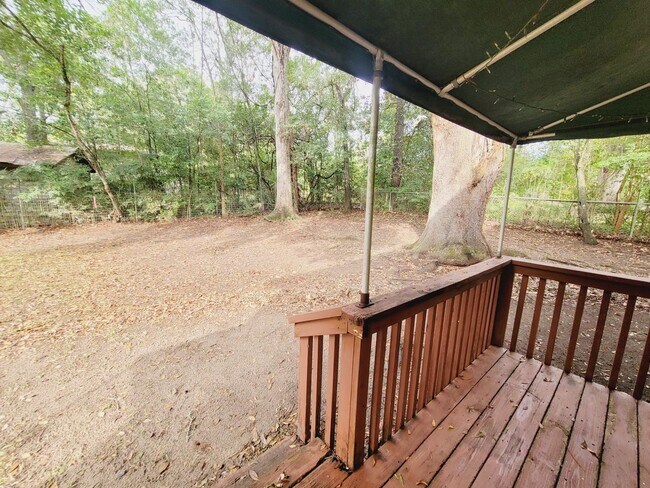 Building Photo - 1926 Fannie Dr