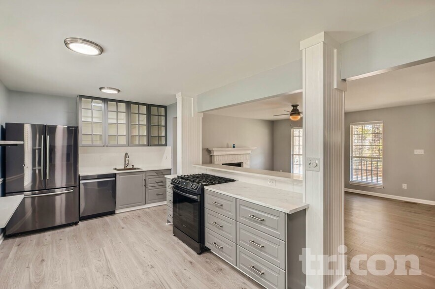 Building Photo - 757 Cedarcrest Rd