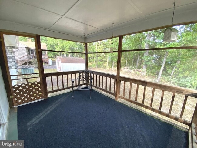 Building Photo - 611 Yorktown Blvd